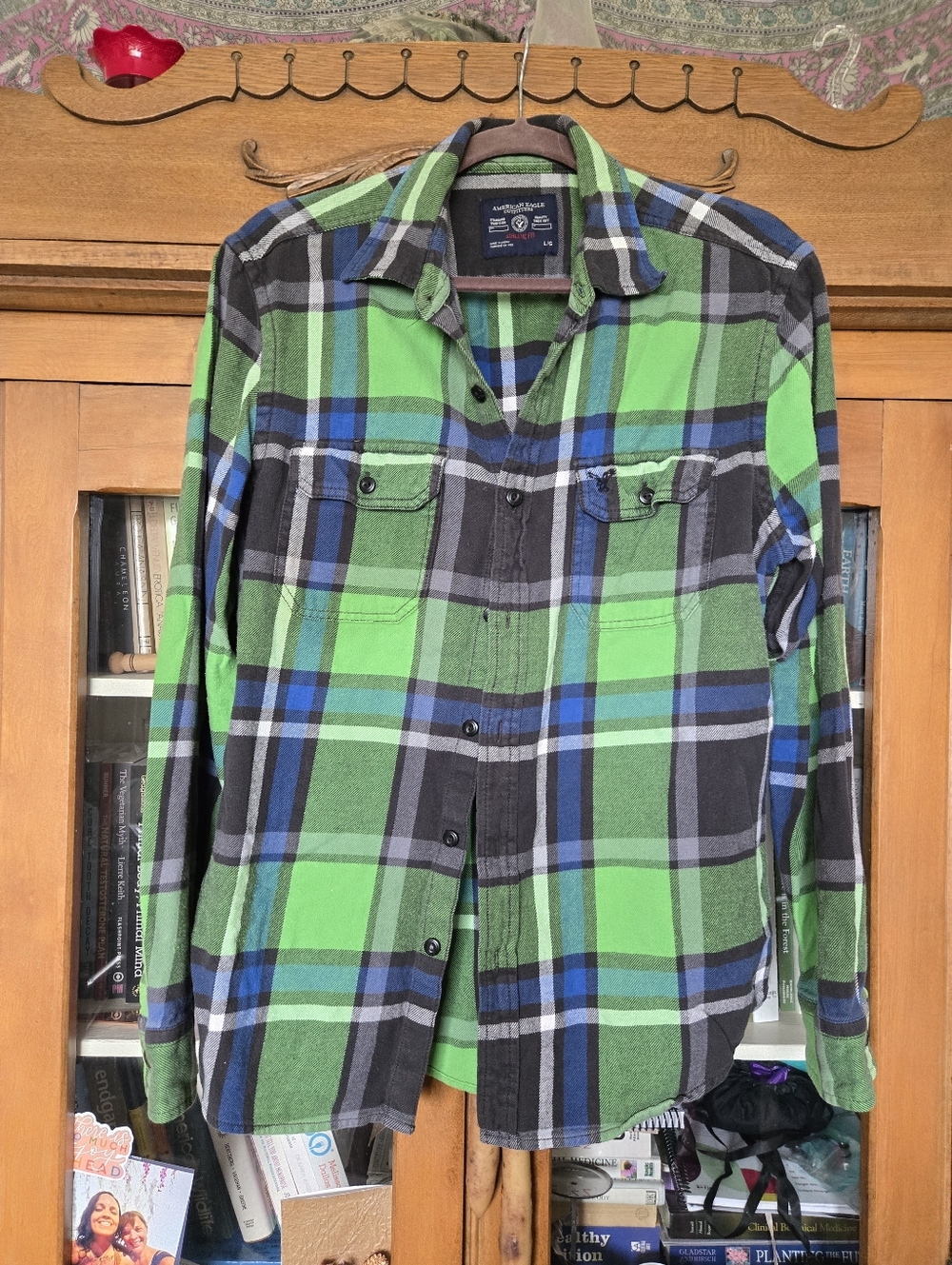 American Eagle Plaid Flannel Shirt Women’s Large Green Blue Button Down